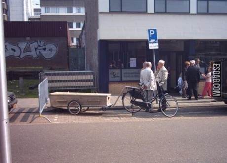 Funeraria contra la contaminación ambiental