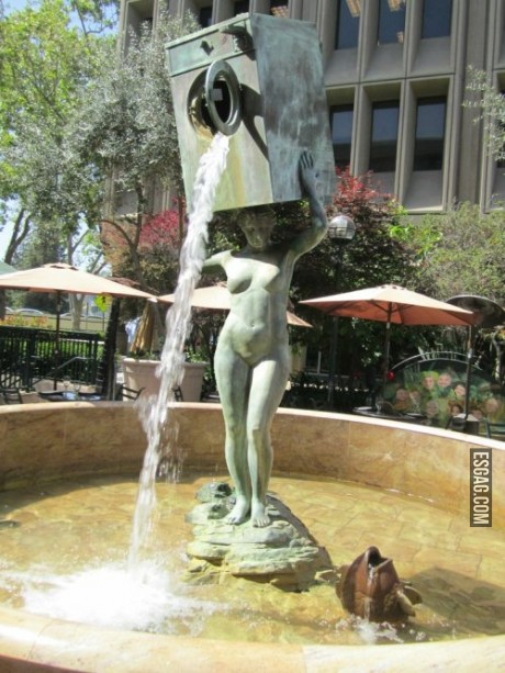 La estatua del lavarropas?