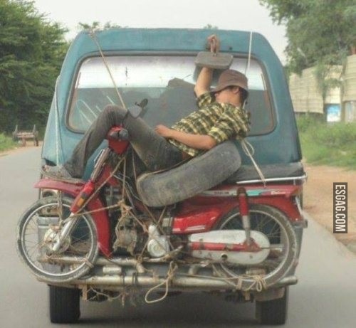 El viaje en moto mas loco del mundo