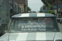 Viejo al volante